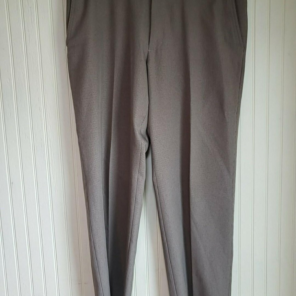 IZOD PerformX Dress Pants Mens 36x30 Brown Microfiber Flat Front Straight Check